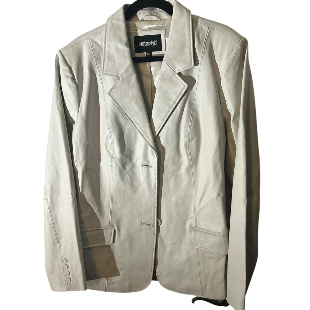 Metrostyle Women's Off White Blazer